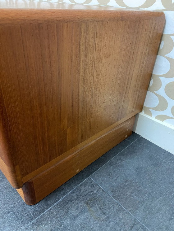 Image 1 of Mobile basso/TV vintage di Dyrlund con ante a serrandina