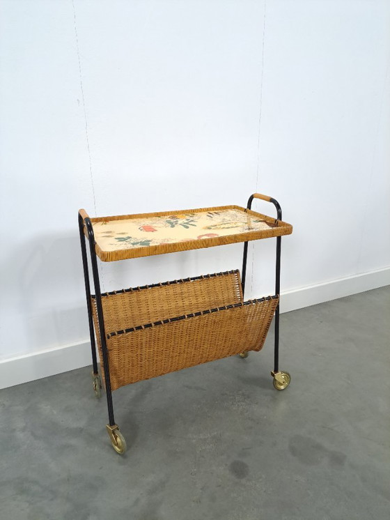 Image 1 of Tijdschriftenrek met formica dienblad op wielen, bijzettafel