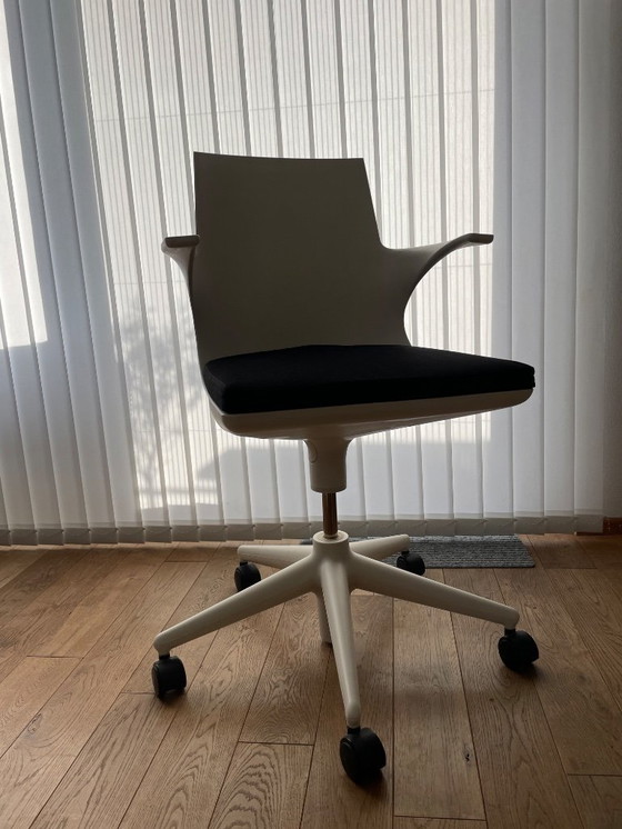 Image 1 of Kartell Spoon Chair (White/Black)