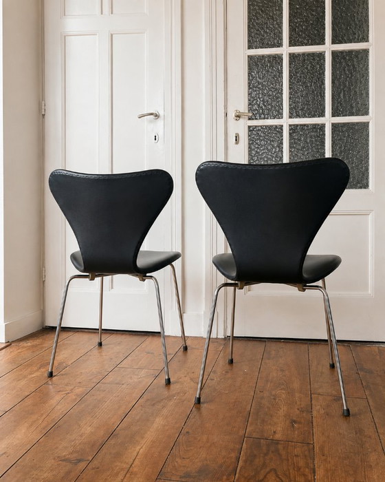 2 sedie Butterfly vintage di Fritz Hansen, design danese del 1966. – Sedie da pranzo, Leather, Iron (photo 8 of 8)
