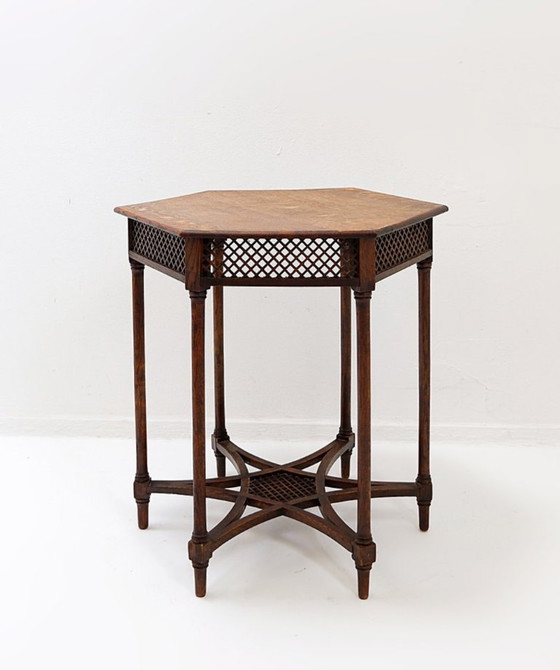 Image 1 of Beistelltisch oder sechseckiger Sockel mit Gitterstruktur und Sternform