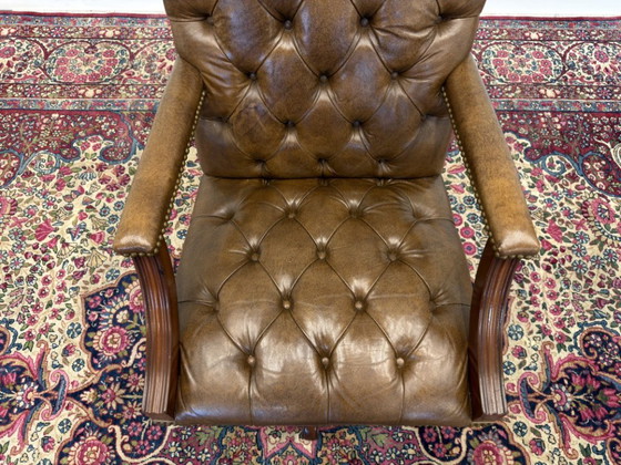 Sedia da ufficio Chesterfield classica inglese marrone – Sedie da ufficio, Leather, Wood (photo 6 of 7)