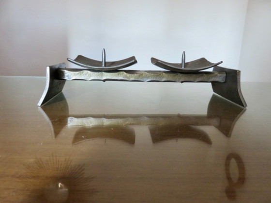 "Brutalist" Candlestick in Raw Forged and Hammered Steel, 1960 – Candle holders, Iron (photo 3 of 9)