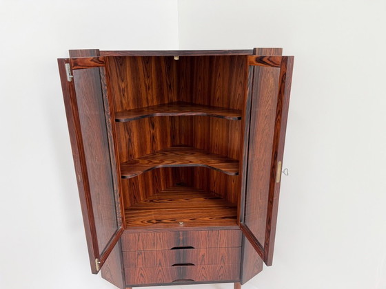 Image 1 of Mobile angolare vintage in palissandro danese, anni '60 — Vetrina di metà secolo con ante in vetro e cassetti