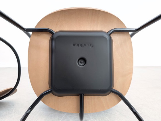Image 1 of Set van 4 & Tradition Pavilion AV2 stoelen Frost Product fauteuil