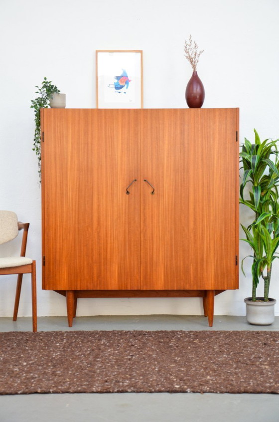 Image 1 of Vintage teakhouten ladekast uit het midden van de vorige eeuw, hoge kast, dressoirontwerp