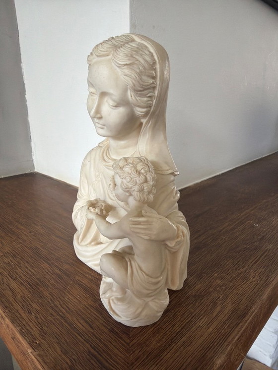 Image 1 of Vintage Madonna beeld met kind 