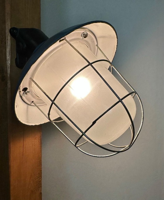 Image 1 of Lampada da parete a gabbia industriale dipinta di blu di Elektrosvit, anni '60