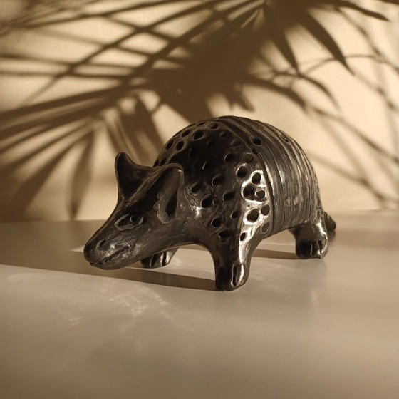Image 1 of "Vintage Mexican ceramics - signed Dona Rosa armadillo - barro negro - Oaxaca"