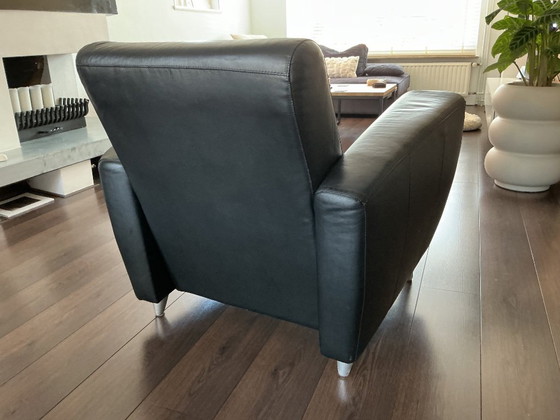 Image 1 of Poltrona in pelle nera