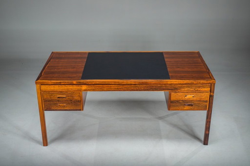 Dänischer Chefschreibtisch aus Palisander mit schwarzer Ledereinlage von Søren Willadsen Møbelfabrik, 1960er Jahre