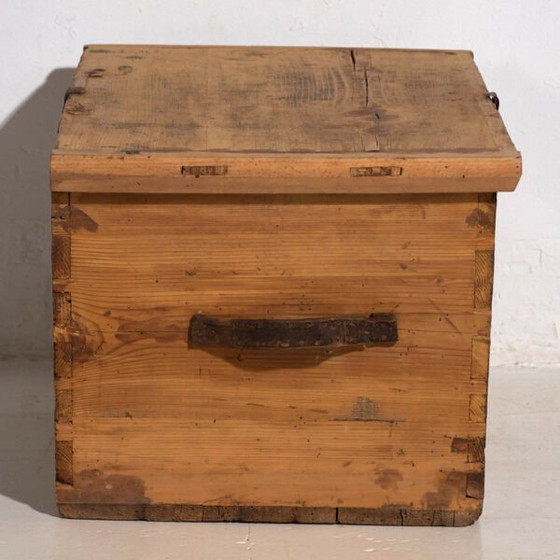 Baule rustico antico in legno di pino – Europa Centrale, circa 1900 – Armadi contenitori, Iron (photo 11 of 40)