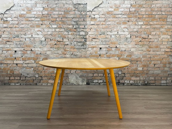 Via Copenhagen Eat Solid Round Ø140 - bois | Design Danois, Tica Copenhagen, Tables de salle à manger, Beige (photo 2 sur 5)