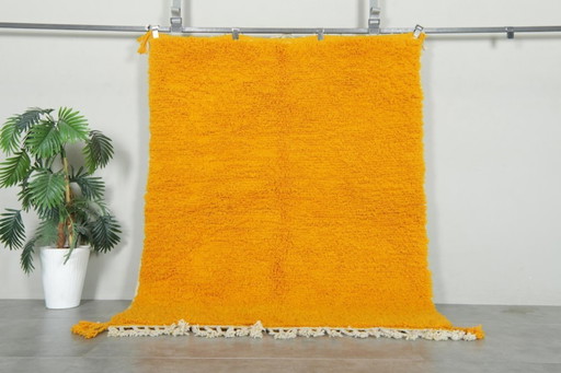 Alfombra marroquí amarilla de 3x2 m, opción personalizable.