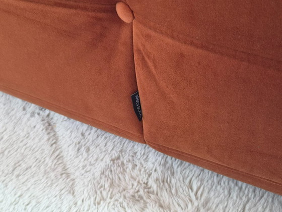 Image 1 of Ambrer fluwelen tweezitsbank Togo van Michel Ducaroy voor Ligne Roset