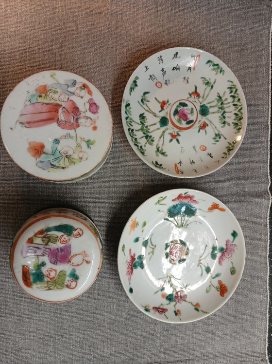 Juego de 4 piezas de porcelana china, período Daoguang, principios del siglo XIX, Famille Rose, estilo (photo 12 of 14)