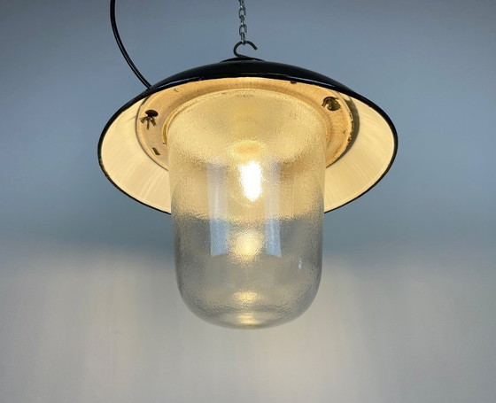 Image 1 of Industriële hanglamp van zwart emaille, jaren 60