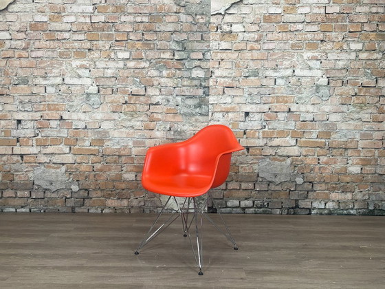 Vitra DAR – Oranger Kunststoff | Charles & Ray Eames – Sessel, Metal, Plastic (photo 3 of 15)