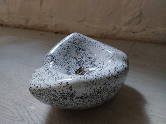 Image 1 of Cendrier vintage signé Alain Guillard avec étiquette 