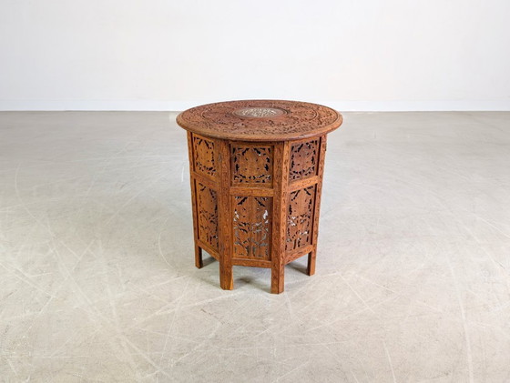 Image 1 of Handgeschnitzter Teetisch Art Déco Couchtisch Indien Walnuss