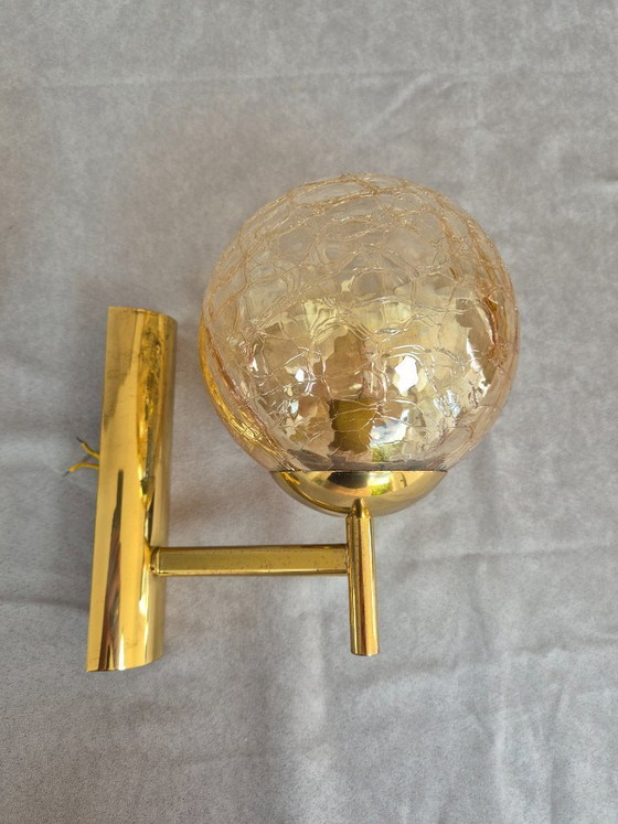 Image 1 of Set van twee Fischer 724/1 messing wandlampen met craquelé glazen bol, mid-century stijl, E14 fitting.
