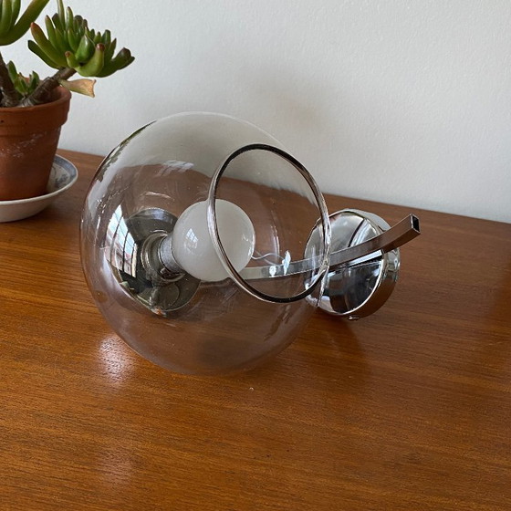 Image 1 of Applique in metallo cromato e globo in vetro grigio fumé