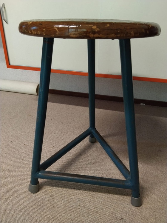 Authentic Vintage Industrial School Stool / Practical Stool – 1960s/1970s – Metal, Wood (photo 3 of 15)