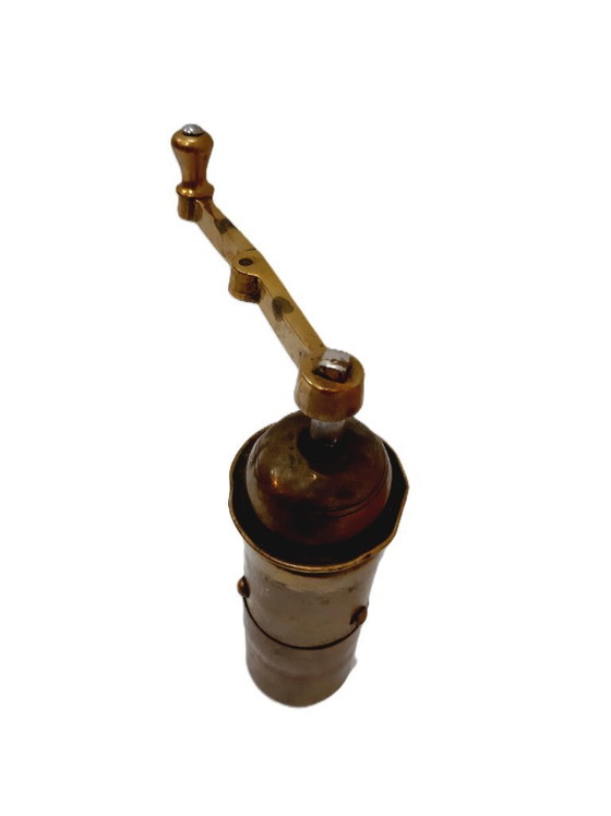 Image 1 of Antico macinacaffè turco in ottone inciso