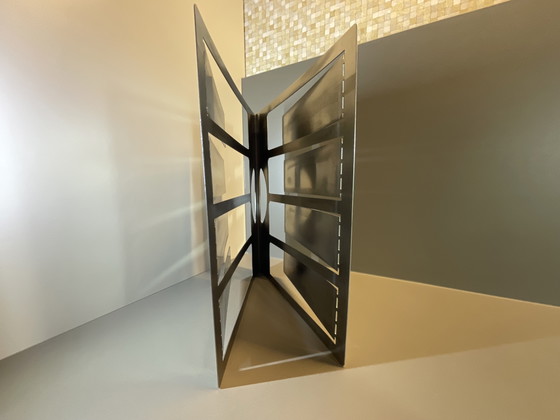 Porte-revues Design Minimaliste. Space Age / Postmoderne Années 80/90 – Metal (photo 15 of 15)
