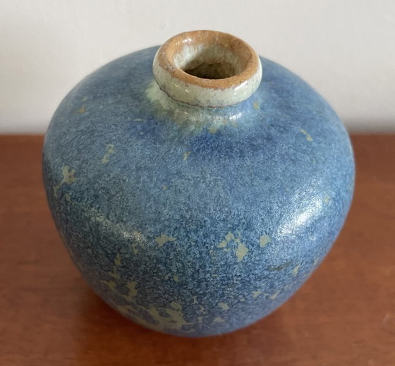 Image 1 of Vaso in terracotta in miniatura con smalto cristallino blu e turchese