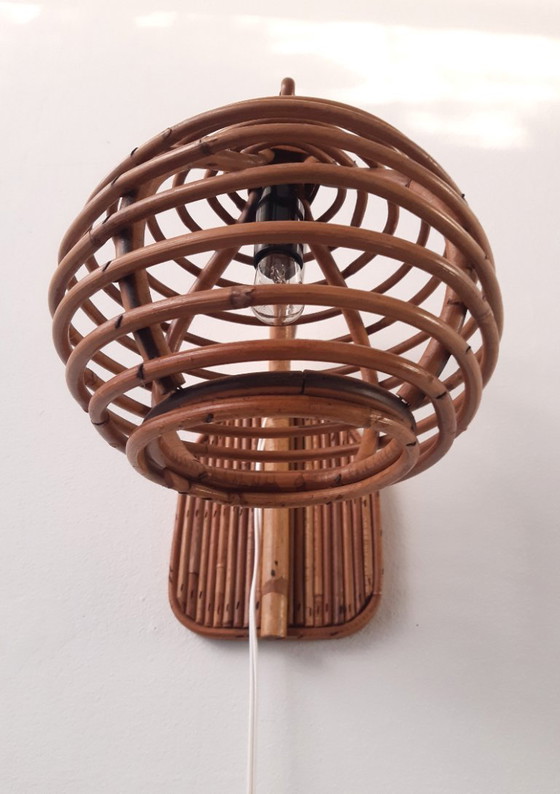 Image 1 of Prachtige vintage rotan wandlamp, mcm bedlampje rattan