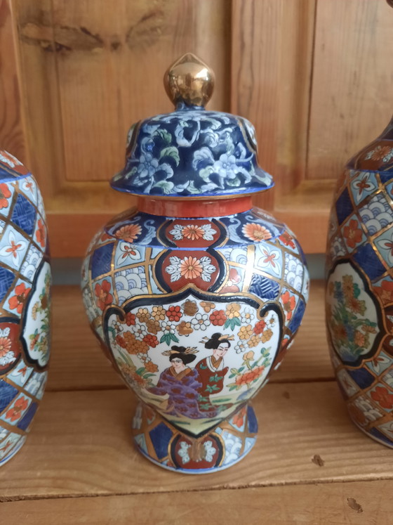 Image 1 of Imari cabinet set Porcelain vases
