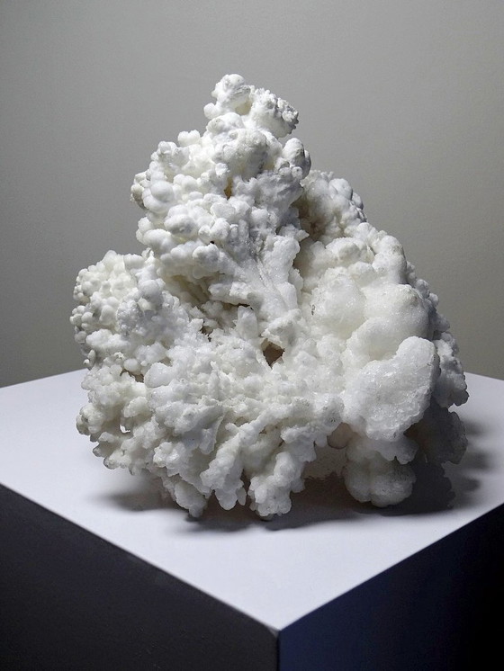 Image 1 of Collezione di minerali, esemplare antico di aragonite bianca dal Messico, +3,2 kg