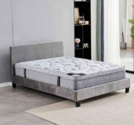 bed met lattenbodem en matras