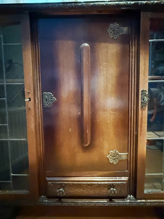 Image 1 of Vetrina vintage a tre ante con cassetto e due ante in vetro colorato