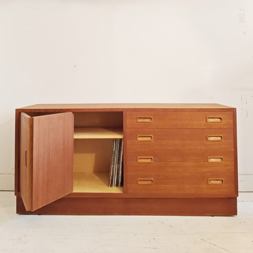 Poul Hundevad Danish design cabinet