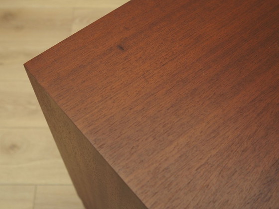 Mobile danese impiallacciato in mogano con cassetti e ante con serratura, anni '70 – Cassettiere, Legno (photo 8 of 12)