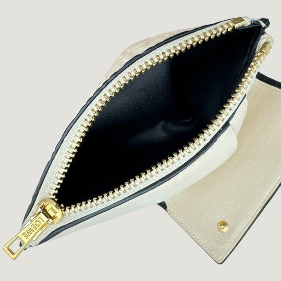 Image 1 of PORTEFEUILLE LOEWE