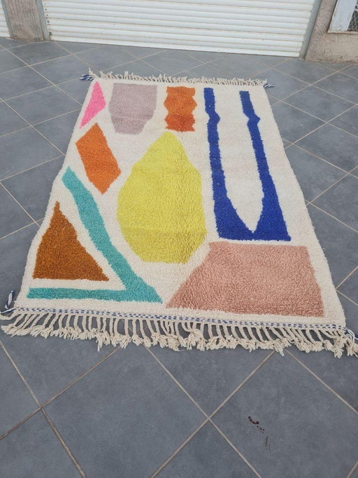 Moroccan wool rug 250cm x 150cm