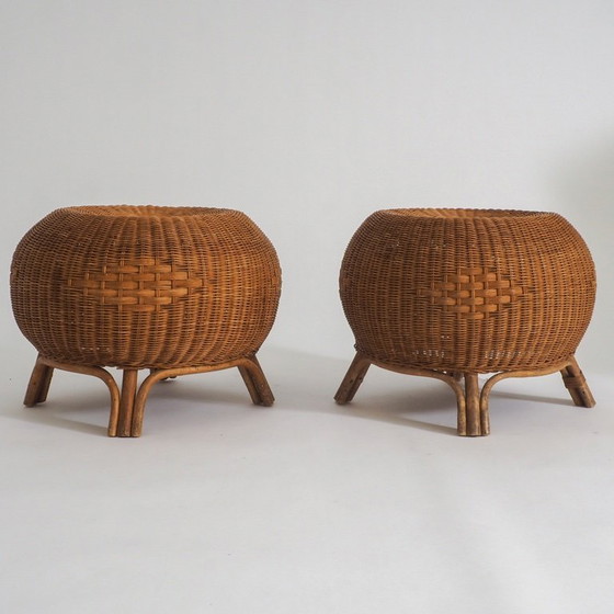 Image 1 of Pouf en rotin, table d'appoint