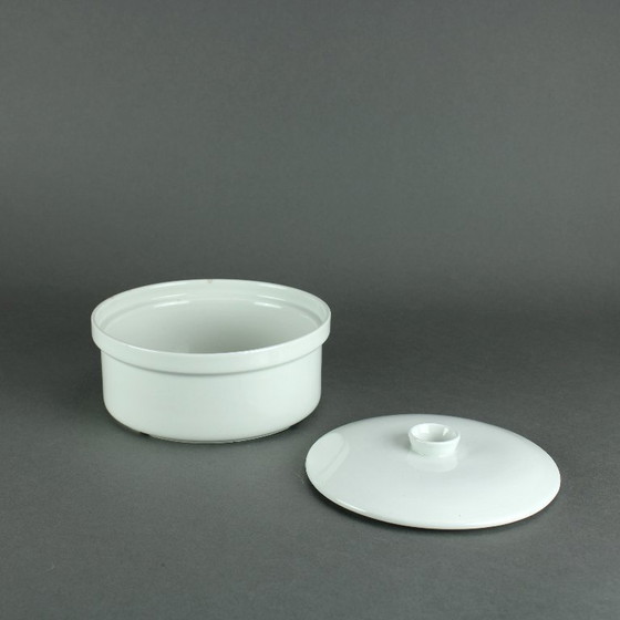 Image 1 of Kaj Franck (1911-1989) - Arabia - Finlandia - Modelo Kilta - Fuente baja blanca con tapa - Década de 1960