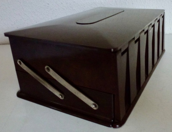 Image 1 of Bakelieten juwelen- of naaidoosje, Vintage.