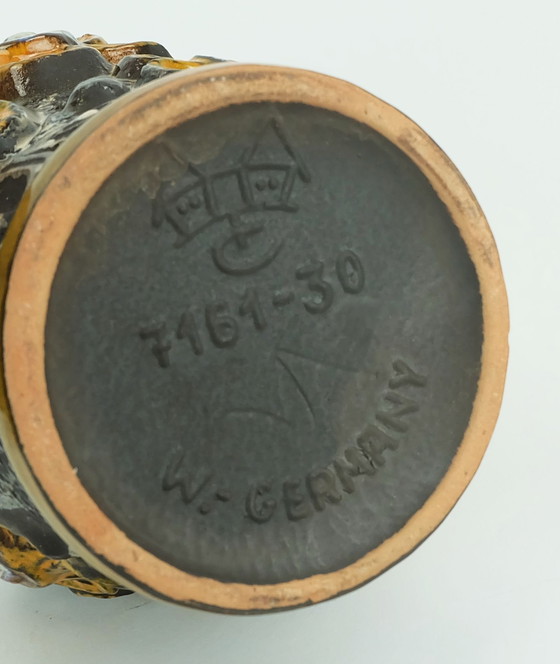 Image 1 of Vaso di metà secolo Carstens modello 7161-30 con decoro floreale in rilievo, arancione, marrone e grigio argento