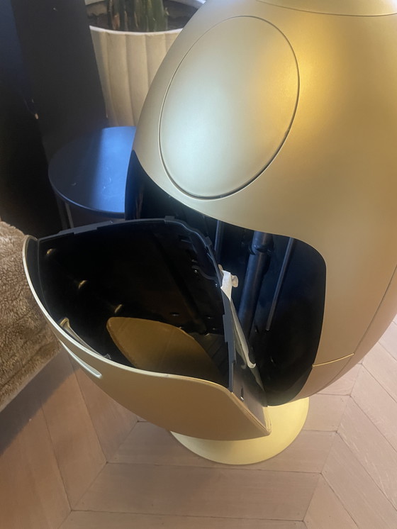 Image 1 of Contenitore in metallo dorato Ovetto