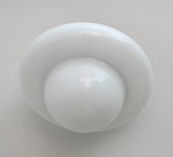 Image 1 of Pareja de apliques italianos de madera y cristal opalino de mediados de siglo, años 60