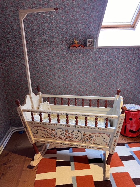 Image 1 of Handbeschilderde Hindeloopen schommel wieg