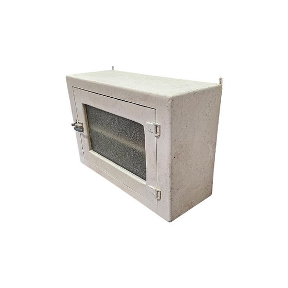 Image 1 of Alter antiker hölzerner Hängemedizinschrank, erste Hälfte des 20. Jahrhunderts