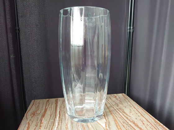 Image 1 of Vase en verre soufflé à la bouche avec facettes