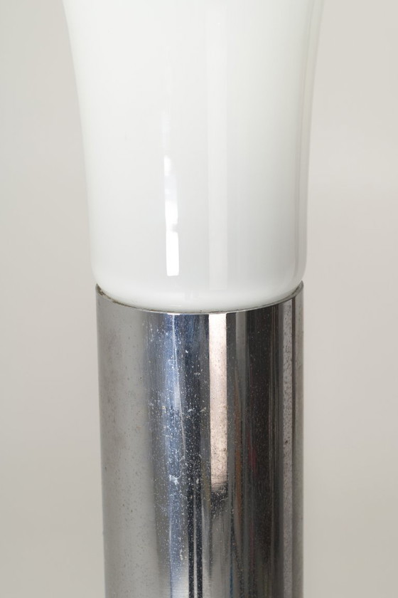 Image 1 of Stehlampe aus weißem Glas - Carlo Nason