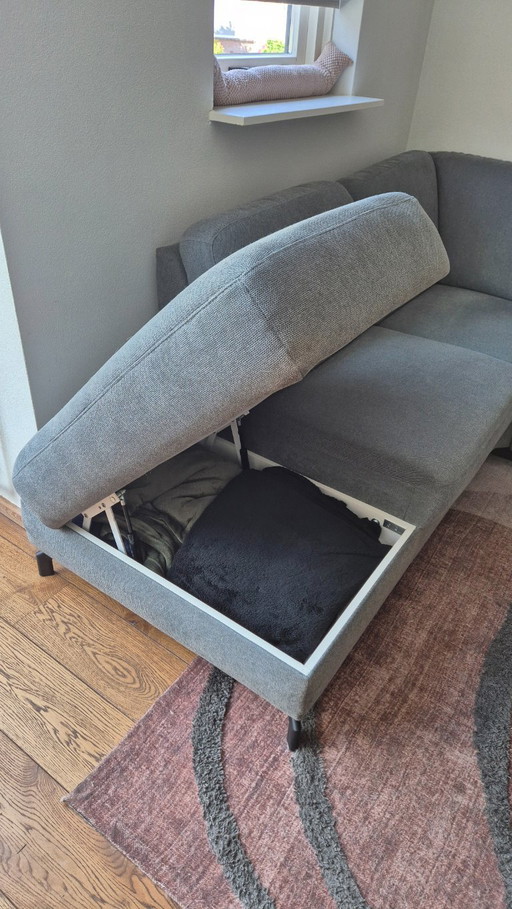 Schönes U-Sofa mit Stauraum